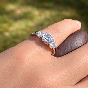 3-Stone Round Cut Cubic Zirconia Engagement Silver 925 Ring